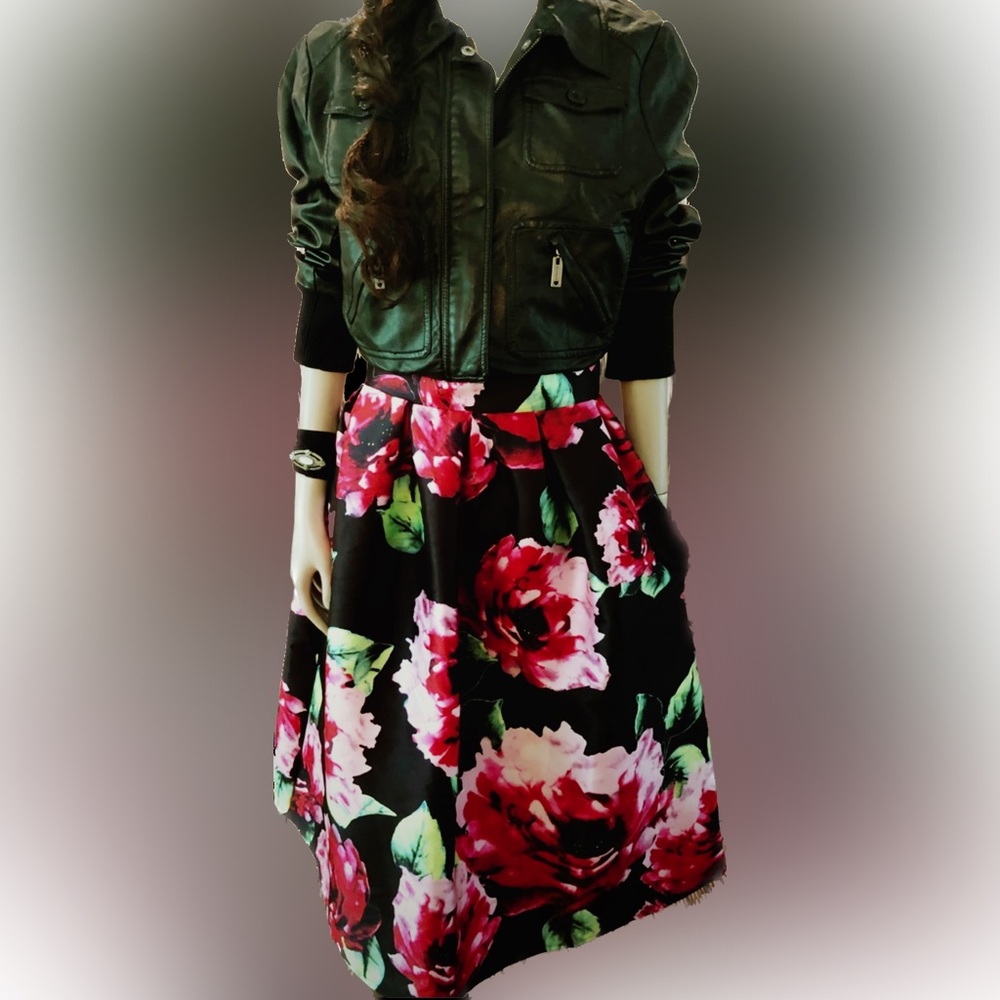 Beautiful floral skirt size Medium